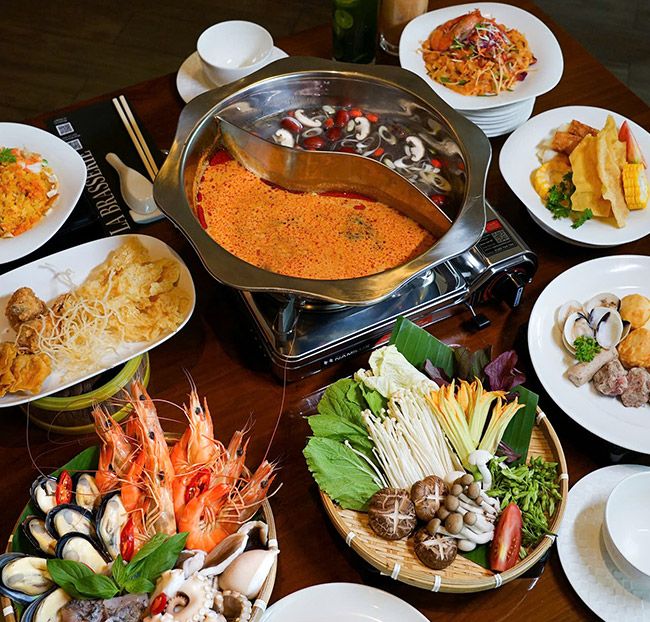 Hotel Nikko Saigon - Buffet Lẩu Hải Sản + Món Thái Trưa Chủ Nhật
